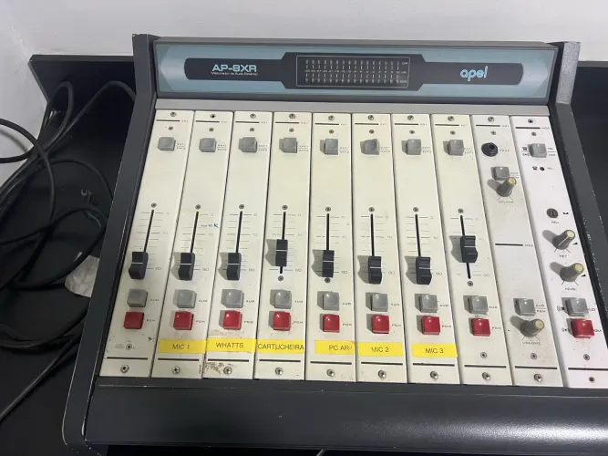 Mesa para Rádio