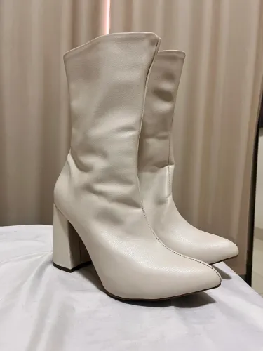 Bota branca cano médio n439:40
