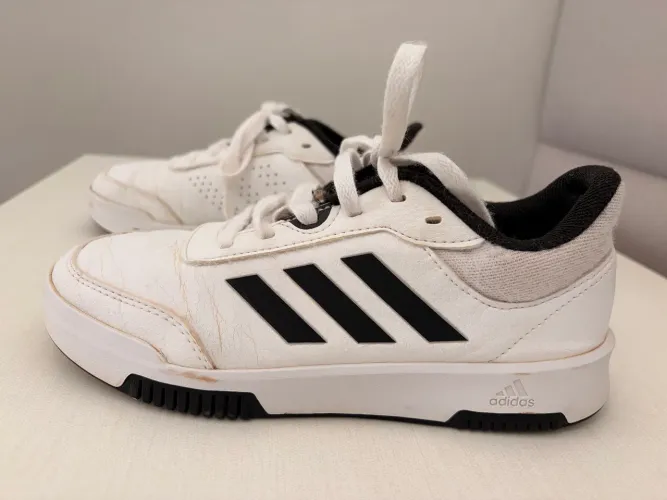 Tênis adidas infantil