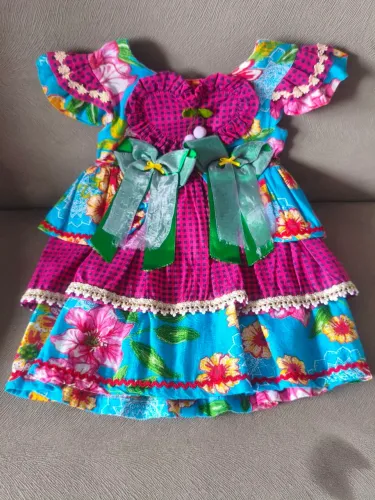Vestido Junino super Luxo. Só para quem quer destacar sua princesa! Oportunidade!