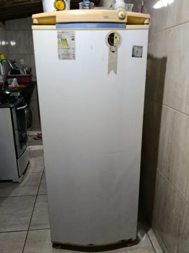 Vende-se geladeira R$ 400,00