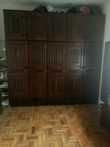 Dormitório completo madeira maciça em mogno ? 5 peças ?