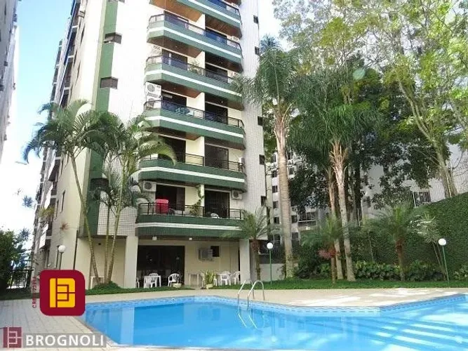 Apartamento em Agronômica