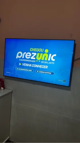 Vendo TV completa pezinho e controle sem detalhes smart dependendo do local eu entrego