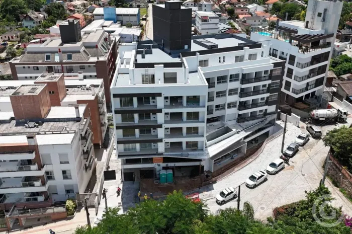 Loja moderna com mezanino no bairro João Paulo