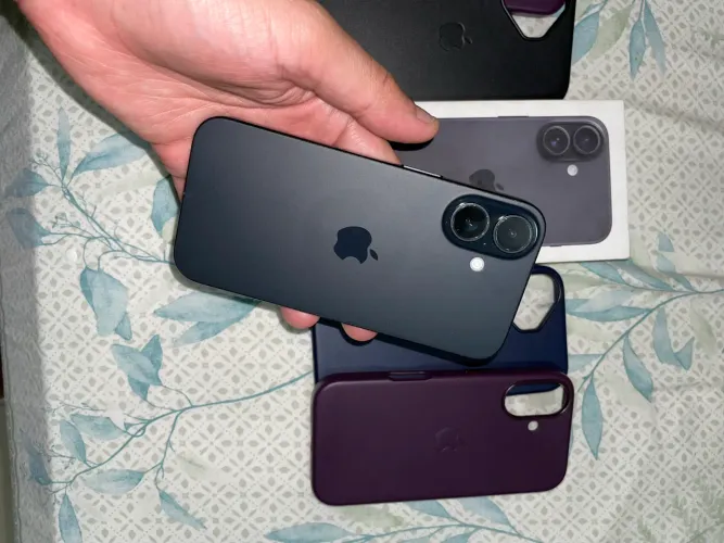 iPhone 16