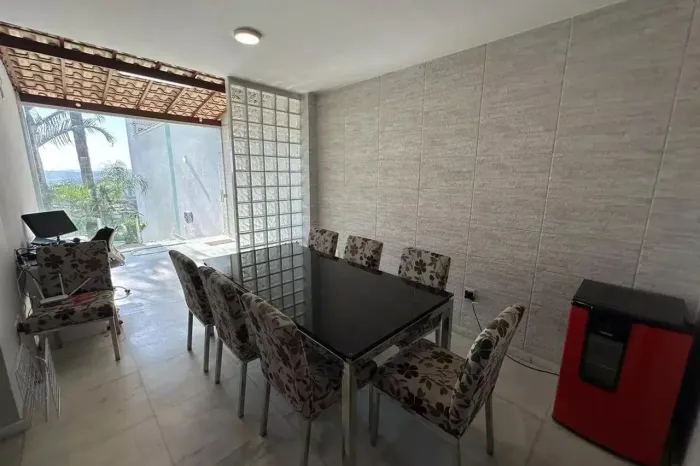 Casa à Venda - Ouro Preto, 3 Quartos, 400 m2