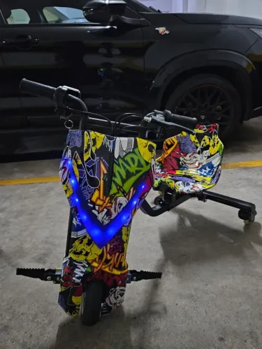 Triciclo elétrico Drift - Tamanho ajustável
