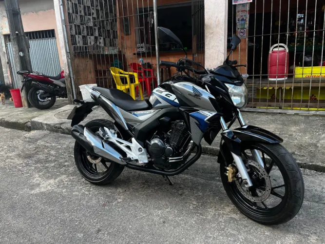 ? Honda CB Twister 250F CBS 2018/19 Prata | Quitada | Revisada | Pneu Novo ?