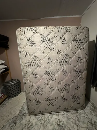 Cama box casal com molas
