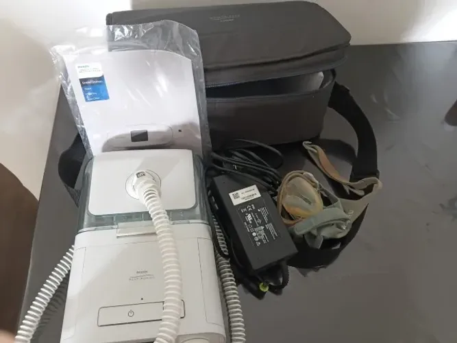 CPAP Philips DreamStation Auto com Umidificador - 2 Meses de Uso