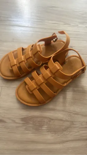 2 Melissas 32/33