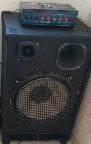 Caixa 15" + Amplificador com EQ
