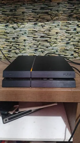 Playstation 4 FAT com 1 controle