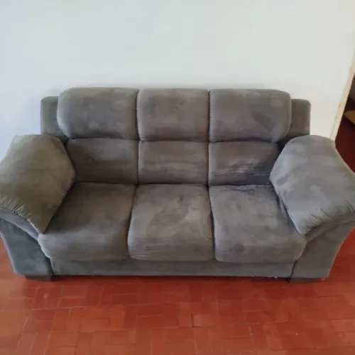 Vendo dois sofás (de 2 e 3 lugares)!