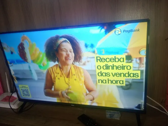 Tv smart 32 modelo novo 4 messes de uso com nota fiscal