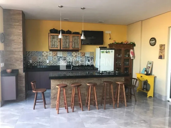 Condominio Santorini - Zona Sul Excelente sobrado sendo 03 dormitórios (01 suite com close