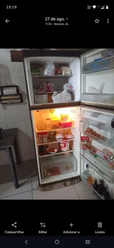 Vendo uma geladeira Bosch semi nova 480L