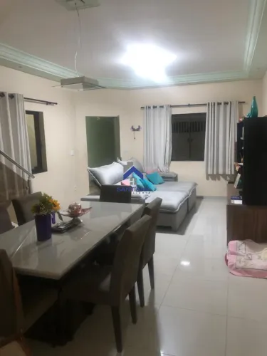 SOBRADO DE 220M² COM 4 DORMITORIOS SENDO 3 SUITES COM QUINTAL E EDICULA NOS FUNDOS NO BAIR