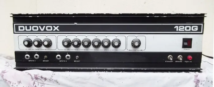Chassis de amplificador antigo Gianinni.- Cód. 641 -