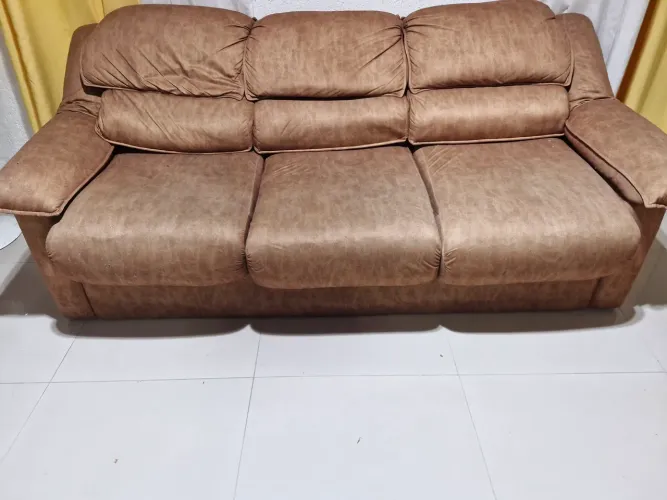 Sofá 3 lugares bom estado