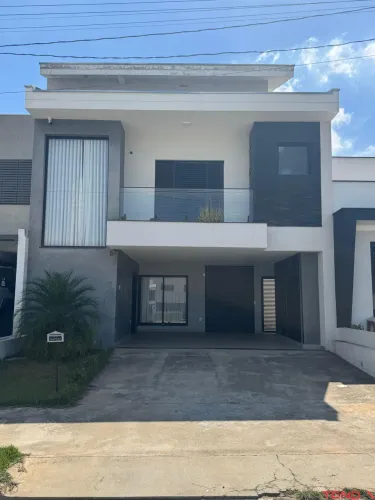 Casa de luxo em condomínio à venda em Sorocaba-SP, 3 suítes, 4 banheiros, 4 vagas de garag