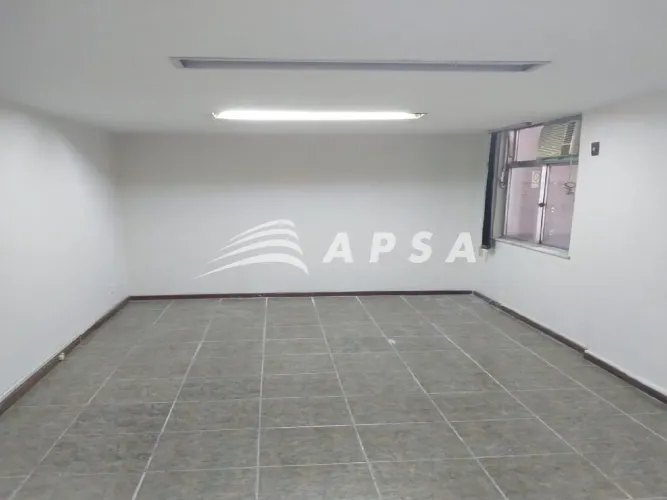 EXCELENTE SALA COMERCIAL, PRONTA PARA UTILIZAÇÃO E ESTABELECER SEU NEGÓCIO, ÓTIMO LOCALIZA