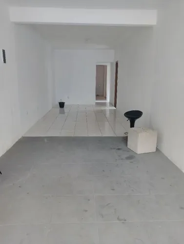 aluga se ponto comercial na rua Jaime vieira lima próximo ao mercantil e drogasil 3500