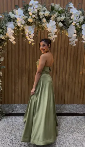 Vestido festa verde oliva claro usado uma vez