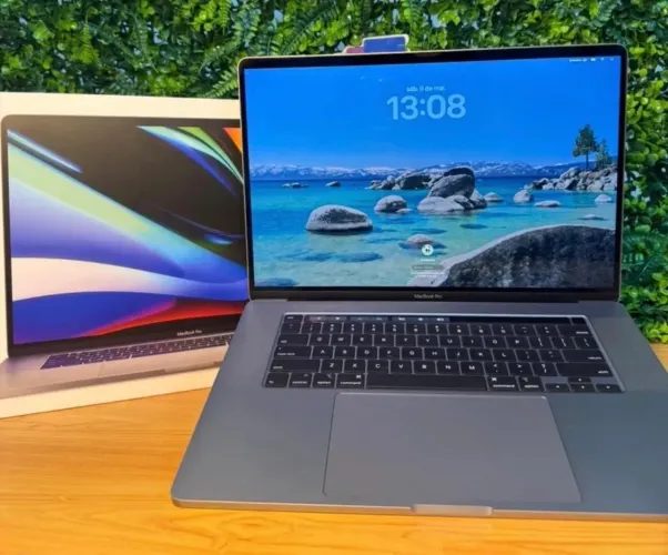 Macbook Pro i9 32gb de Ram com ssd de 1tb Placa de Vídeo 4gb Seminovo Impecável