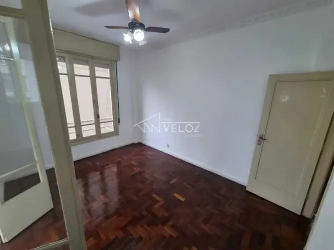 Apartamento : / Residencial / Catete
