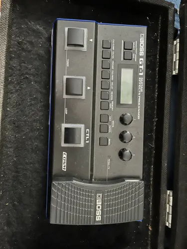 Vendo pedaleira Boss GT-1