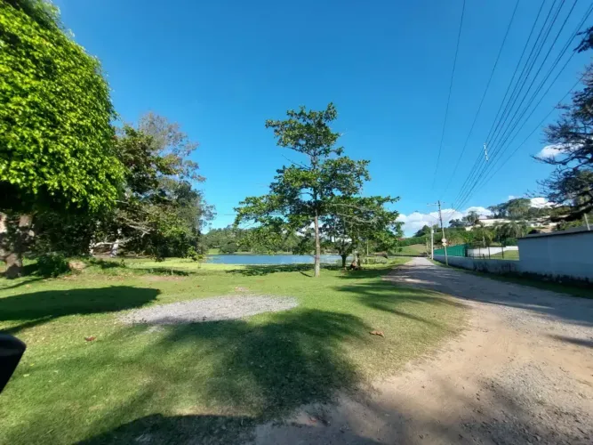Imóvel para venda possui 530 metros quadrados com 3 quartos em Condomínio Lagoinha - Jacar