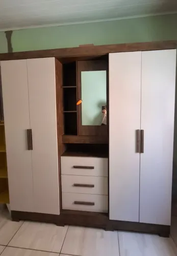 Guarda Roupa de Casal com Espelho