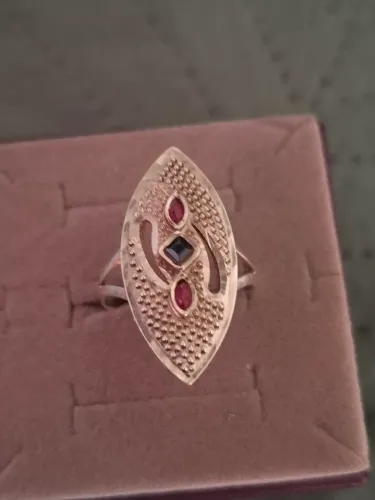 Vendo Marquise de prata com pedra de rubi e safira 