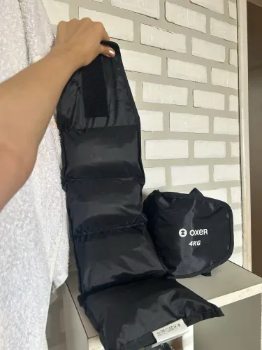 Par de Caneleiras/Tornozeleiras Oxer 4kg cada (8kg total) - Seminovos