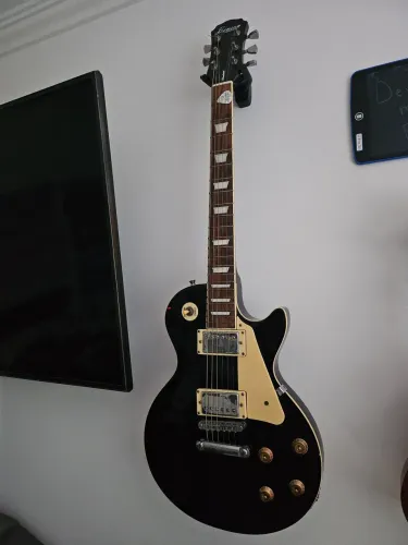 Guitarra Benson modelo Les Paul - Usada