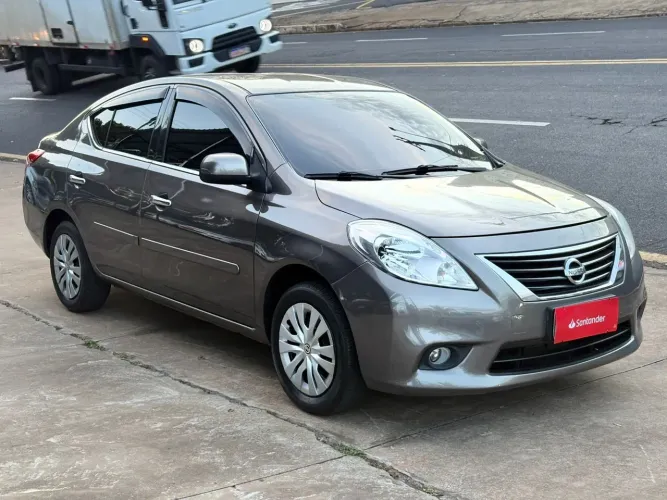 Nissan Versa SV 1.6 16V Flex Fuel 4P Mec. 2014