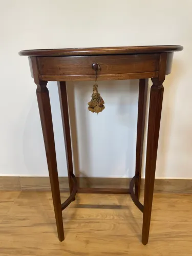 Mesa de canto antiga