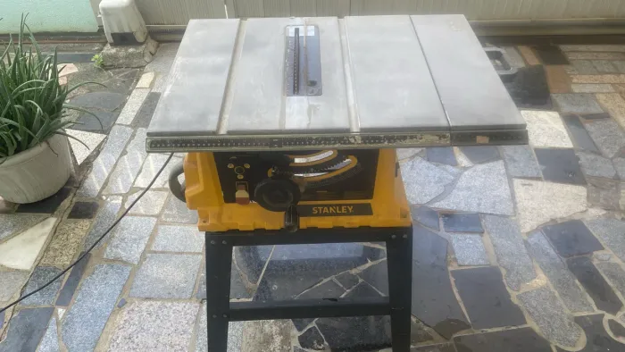 Máquina de corte MDF