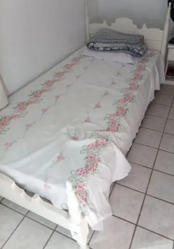 Vendo cama Solteirao
