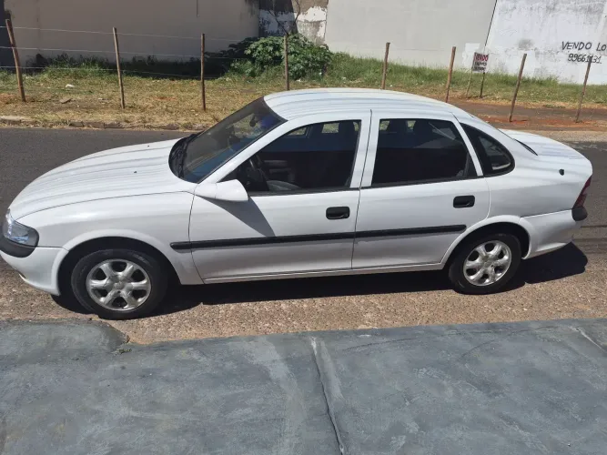 Chevrolet Vectra GL 2.2 / 2.0 MPFI 1998