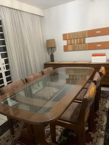 Sala de Jantar completa com 8 Lugares e Buffet