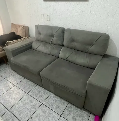 Sofá retrátil e reclinável