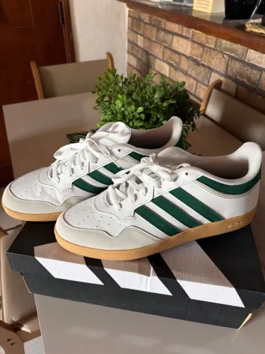 Tênis adidas