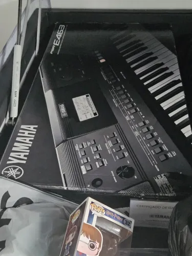 Teclado Yamaha PSR- E 463 novo