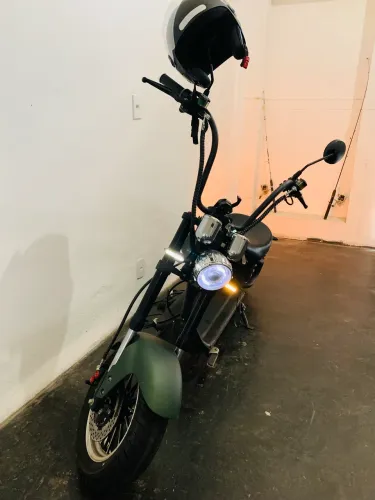 Moto elétrica chopper