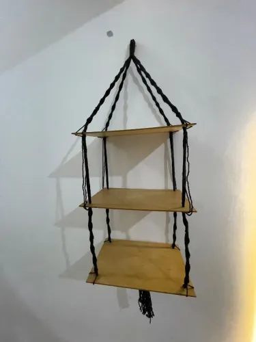 Prateleira com 3 níveis de macrame feita à mão