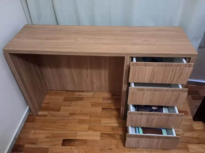 Mesa de escritório em MDF