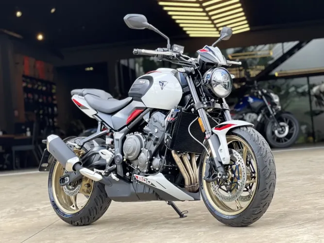 Triumph Trident 800 2026